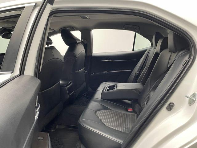 Photo of 2021 Super White Toyota Camry