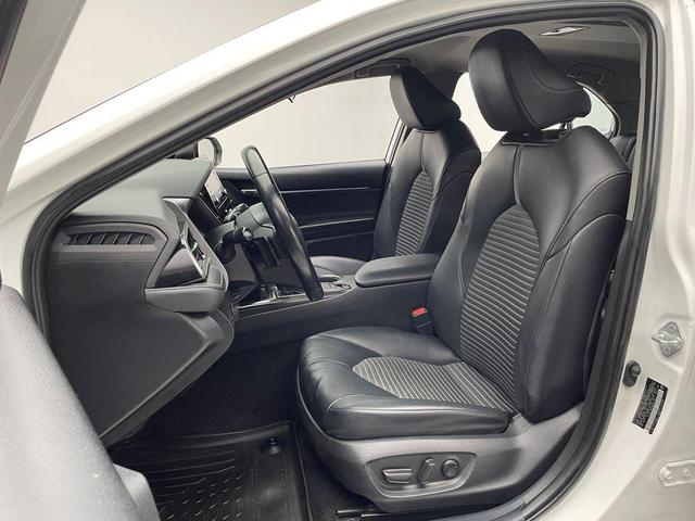 Photo of 2021 Super White Toyota Camry