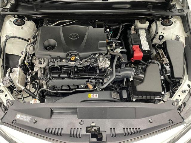 Photo of 2021 Super White Toyota Camry