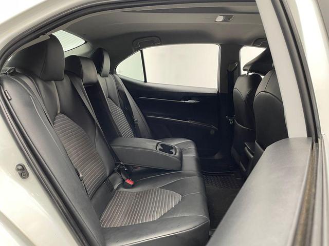 Photo of 2021 Super White Toyota Camry