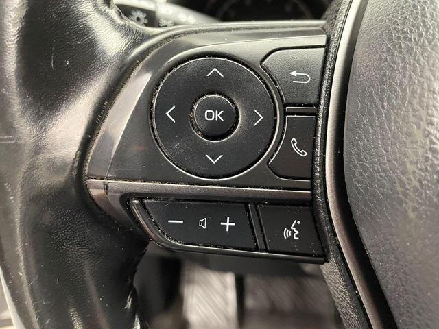 Photo of 2021 Super White Toyota Camry