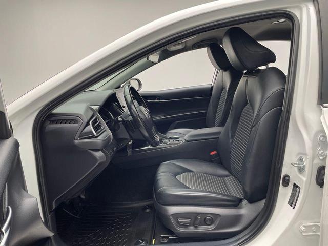 Photo of 2021 Super White Toyota Camry
