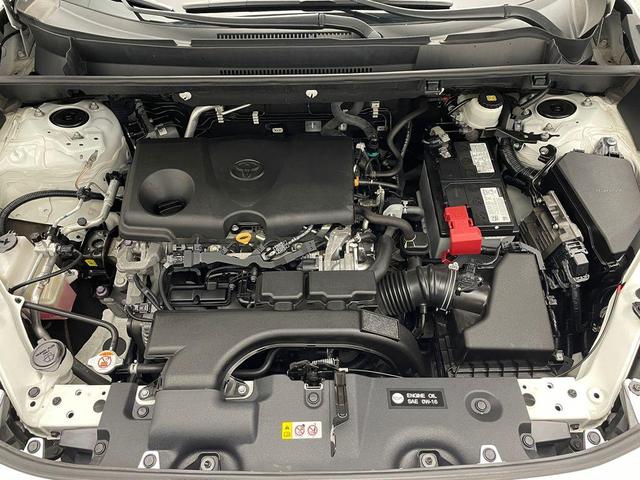 Photo of 2021 Super White Toyota RAV4