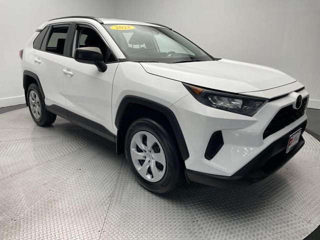 Photo of 2021 Super White Toyota RAV4