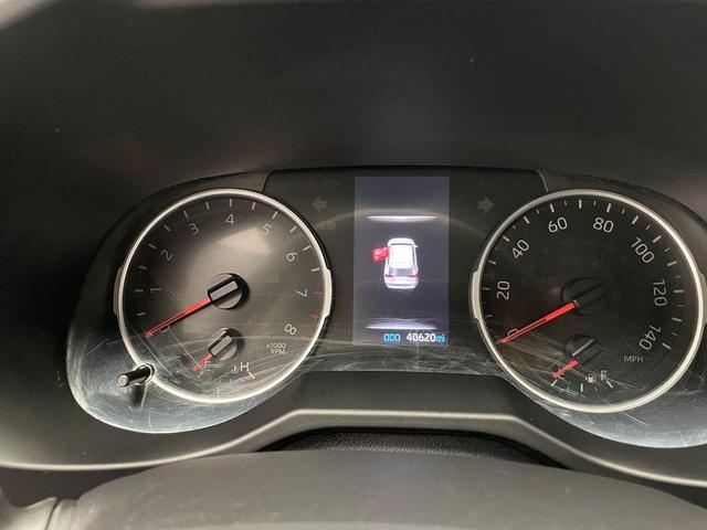 Photo of 2021 Super White Toyota RAV4