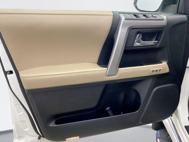 Photo of 2019 Blizzard Pearl Toyota 4Runner