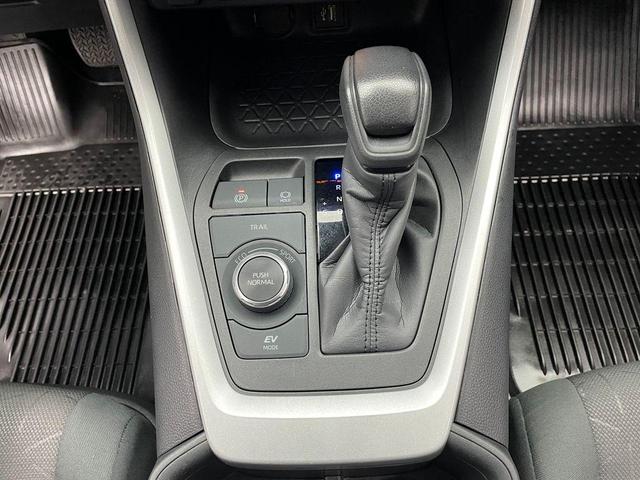 Photo of 2024 Silver Sky Toyota RAV4 Hybrid