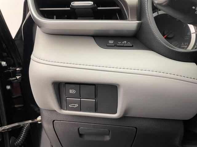 Photo of 2022 Midnight Black Metallic Toyota Highlander