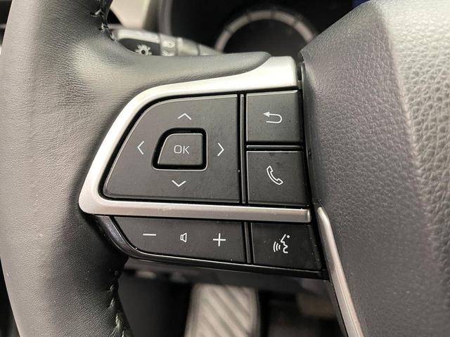 Photo of 2022 Midnight Black Metallic Toyota Highlander
