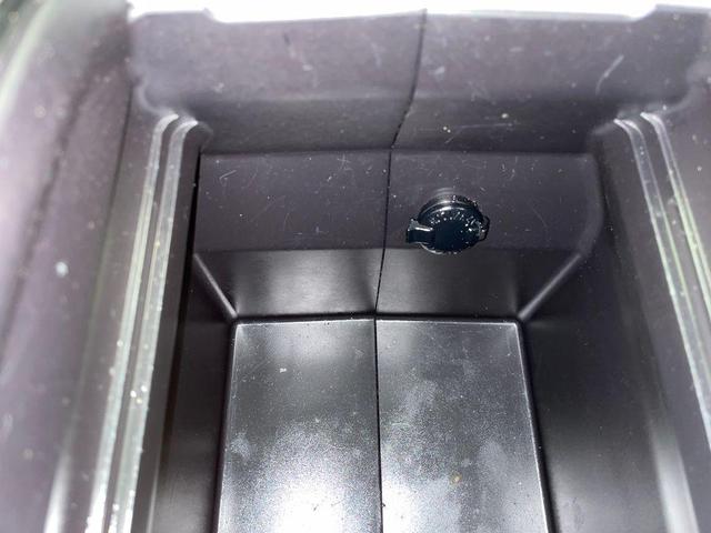Photo of 2022 Midnight Black Metallic Toyota Highlander