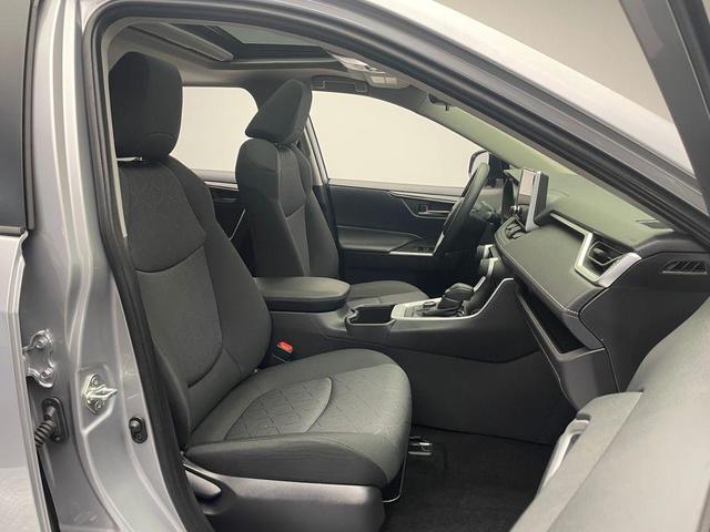 Photo of 2024 Silver Sky Metallic Toyota RAV4 Hybrid