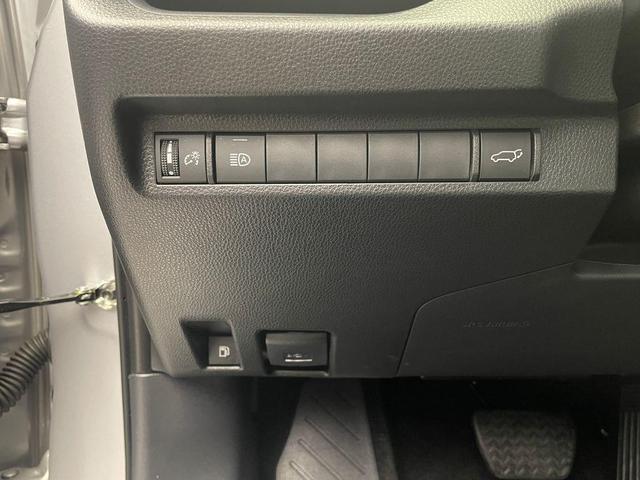 Photo of 2024 Silver Sky Metallic Toyota RAV4 Hybrid