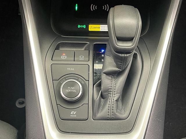 Photo of 2024 Silver Sky Metallic Toyota RAV4 Hybrid