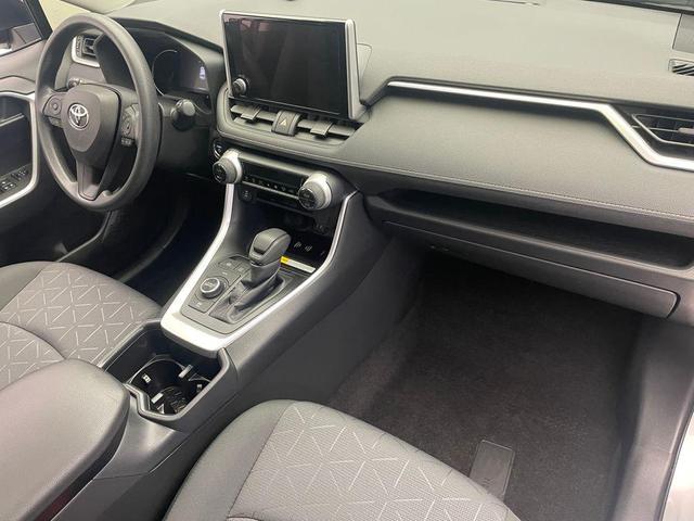 Photo of 2024 Silver Sky Metallic Toyota RAV4 Hybrid