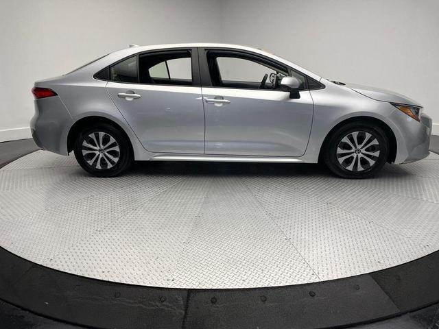 Photo of 2022 Classic Silver Metallic Toyota Corolla Hybrid