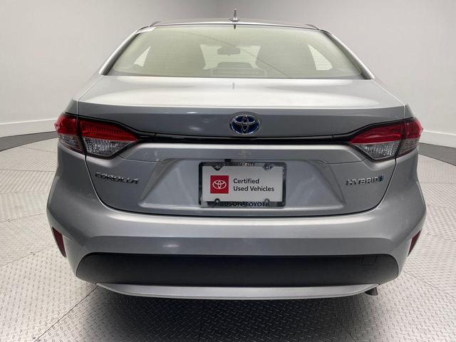 Photo of 2022 Classic Silver Metallic Toyota Corolla Hybrid