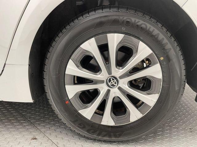 Photo of 2022 Classic Silver Metallic Toyota Corolla Hybrid