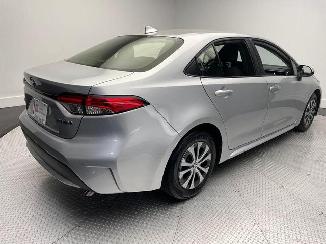 Photo of 2022 Classic Silver Metallic Toyota Corolla Hybrid