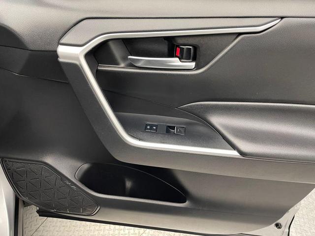 Photo of 2022 Silver Sky Toyota RAV4