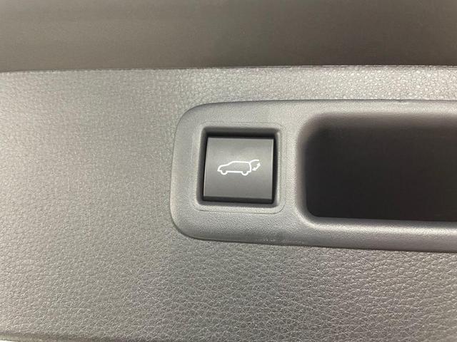 Photo of 2025 Magnetic Gray Toyota Highlander Hybrid