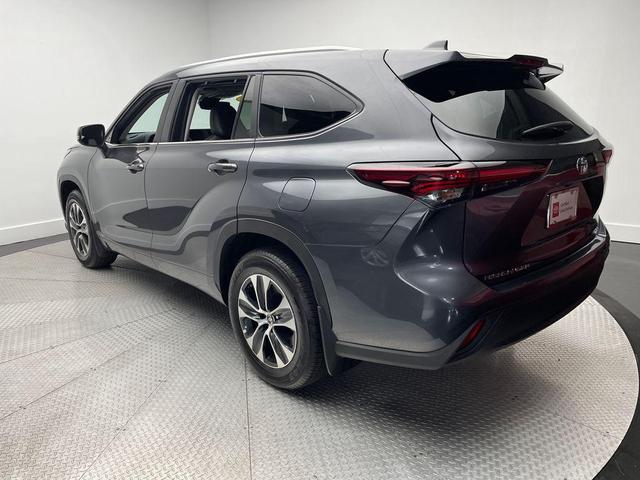Photo of 2025 Magnetic Gray Toyota Highlander Hybrid