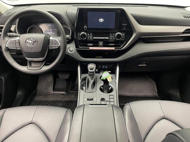 Photo of 2025 Magnetic Gray Toyota Highlander Hybrid