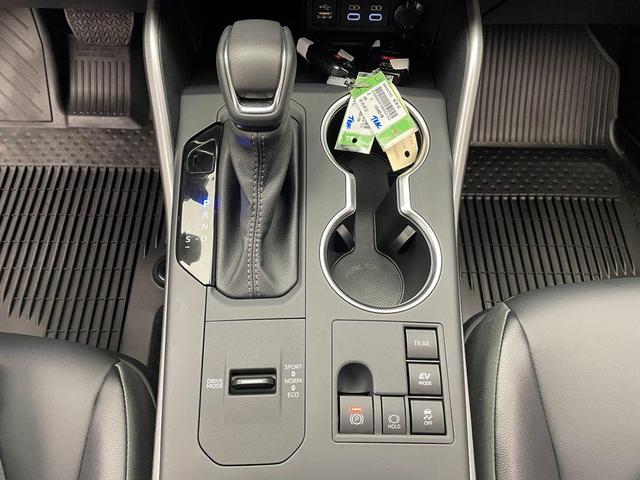 Photo of 2025 Magnetic Gray Toyota Highlander Hybrid