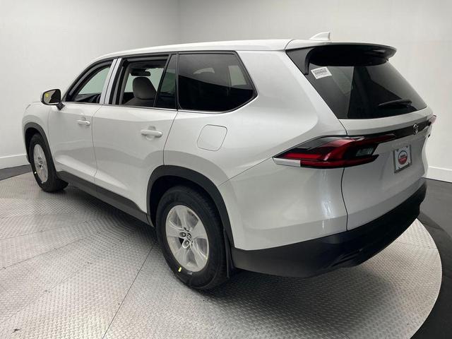 Photo of 2025 Wind Chill Pearl Toyota Grand Highlander
