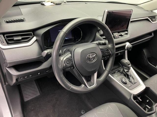 Photo of 2024 Silver Sky Metallic Toyota RAV4 Hybrid