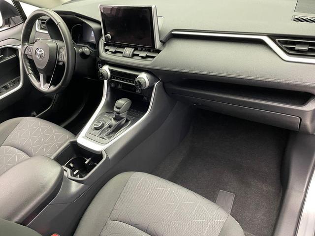 Photo of 2024 Silver Sky Metallic Toyota RAV4 Hybrid