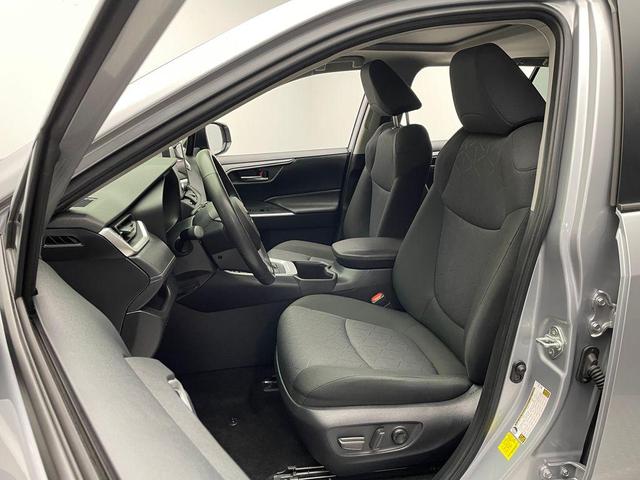 Photo of 2024 Silver Sky Metallic Toyota RAV4 Hybrid
