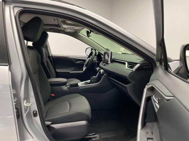 Photo of 2024 Silver Sky Metallic Toyota RAV4 Hybrid