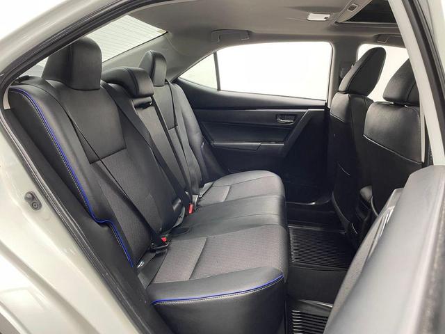 Photo of 2019 Super White Toyota Corolla