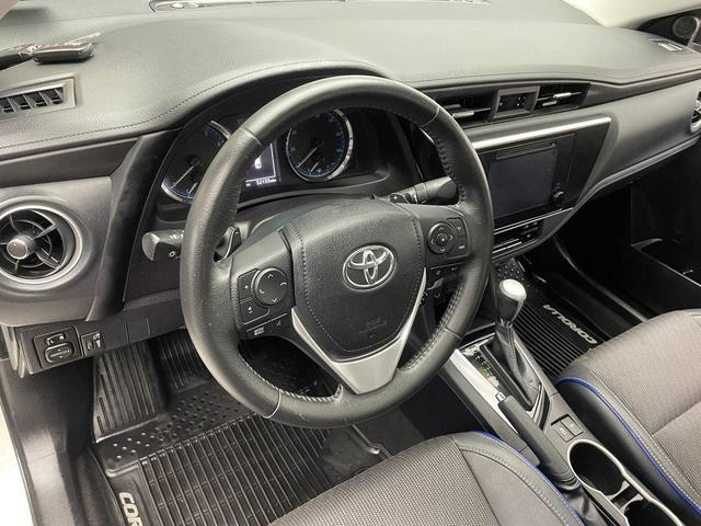 Photo of 2019 Super White Toyota Corolla