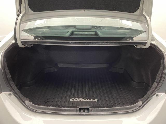 Photo of 2019 Super White Toyota Corolla