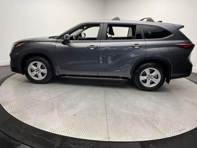 Photo of 2023 Magnetic Gray Toyota Highlander