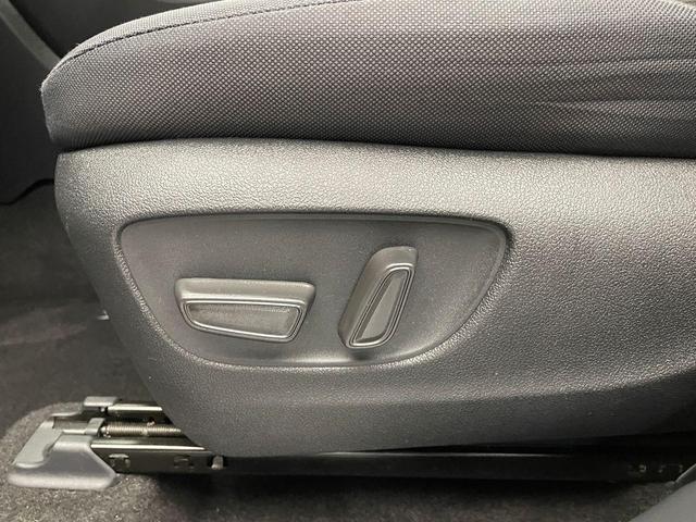 Photo of 2023 Magnetic Gray Toyota Highlander