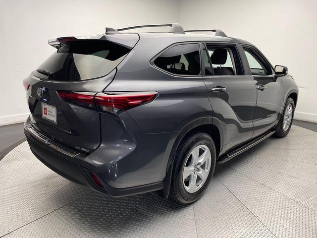 Photo of 2023 Magnetic Gray Toyota Highlander