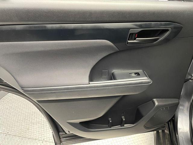 Photo of 2023 Magnetic Gray Toyota Highlander