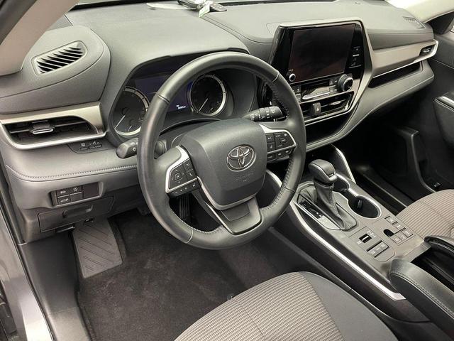 Photo of 2023 Magnetic Gray Toyota Highlander
