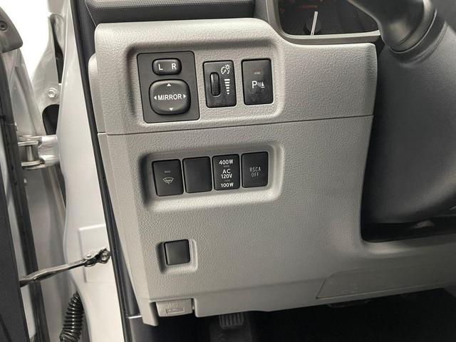 Photo of 2011 Classic Silver Metallic Toyota 4Runner