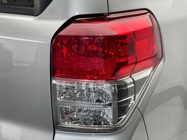 Photo of 2011 Classic Silver Metallic Toyota 4Runner