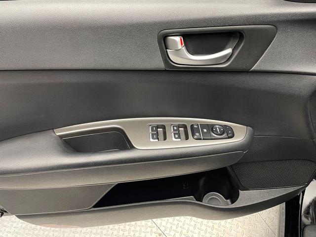 Photo of 2019 Ebony Black Kia Optima