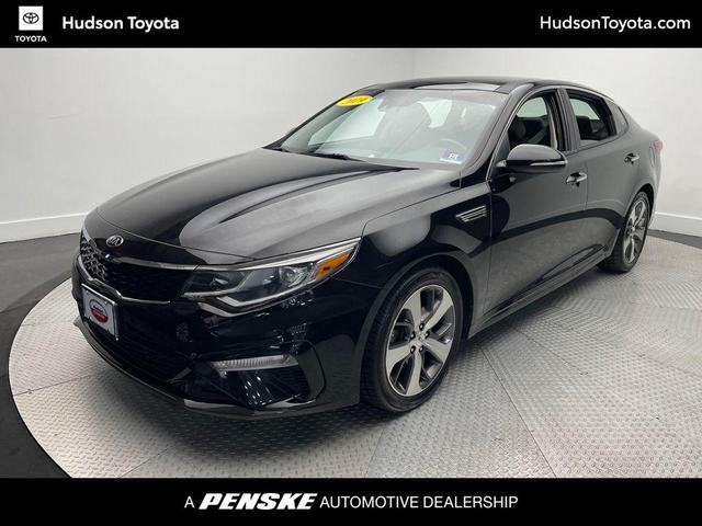 Photo of 2019 Ebony Black Kia Optima