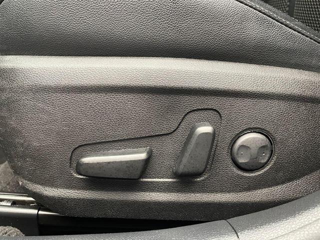 Photo of 2019 Ebony Black Kia Optima