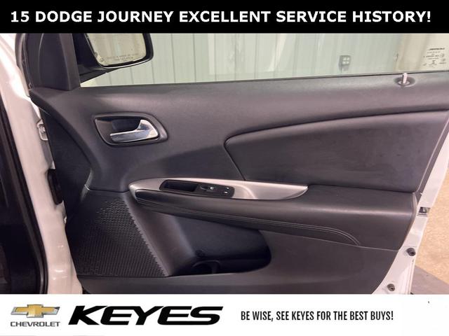 Photo of 2015 White Dodge Journey