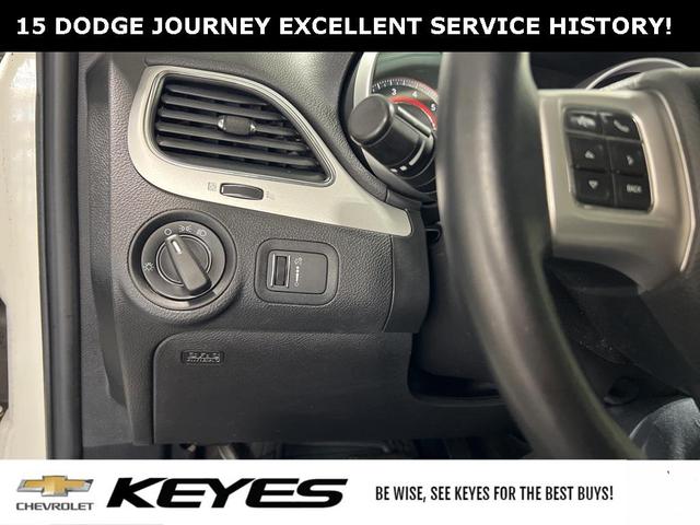 Photo of 2015 White Dodge Journey