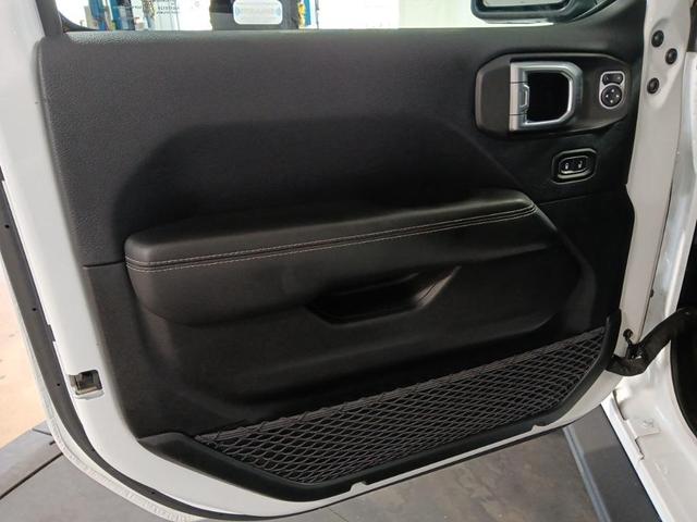 Photo of 2019 Bright White Clearcoat Jeep Wrangler Unlimited