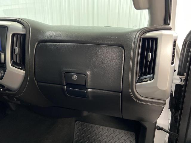 Photo of 2017 Summit White GMC Sierra 1500