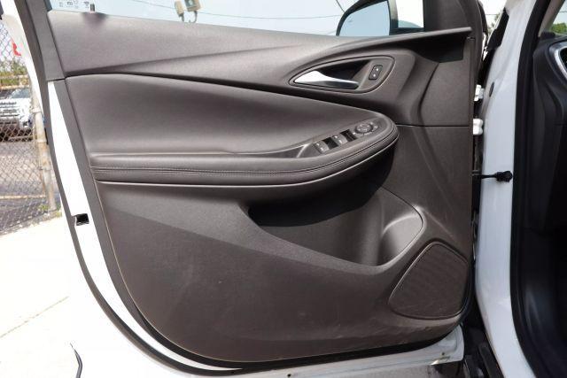 Photo of 2024 White Buick Encore GX
